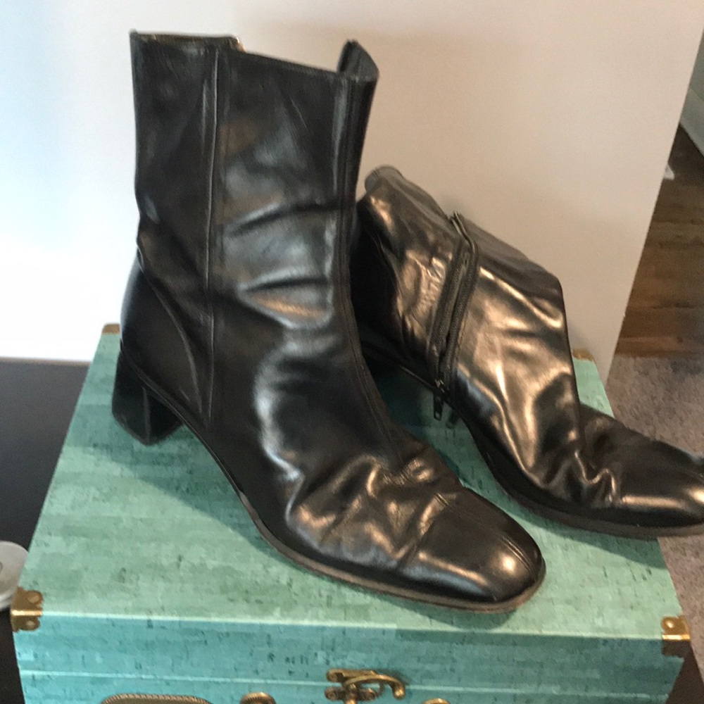 Black dkny boots